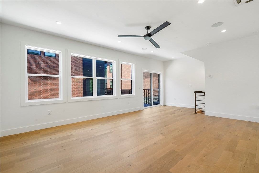 619 Sw 7th St - Photo 3 of 24