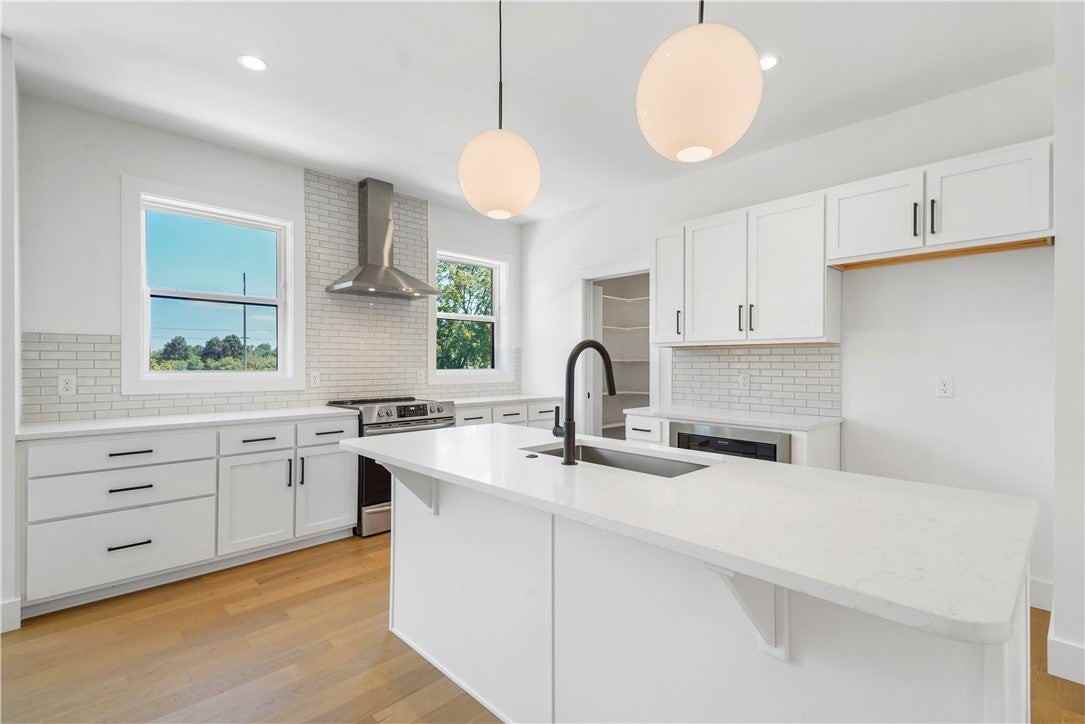 619 Sw 7th St - Photo 6 of 24