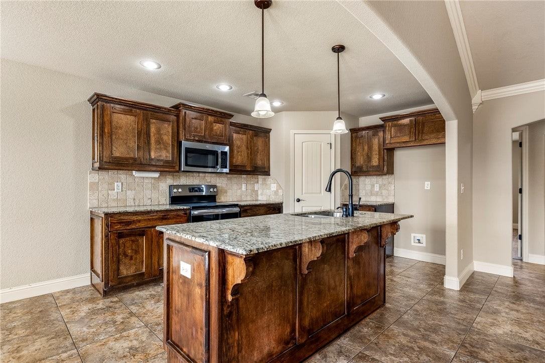 2907 Sw Tanglewood Ave - Photo 6 of 25