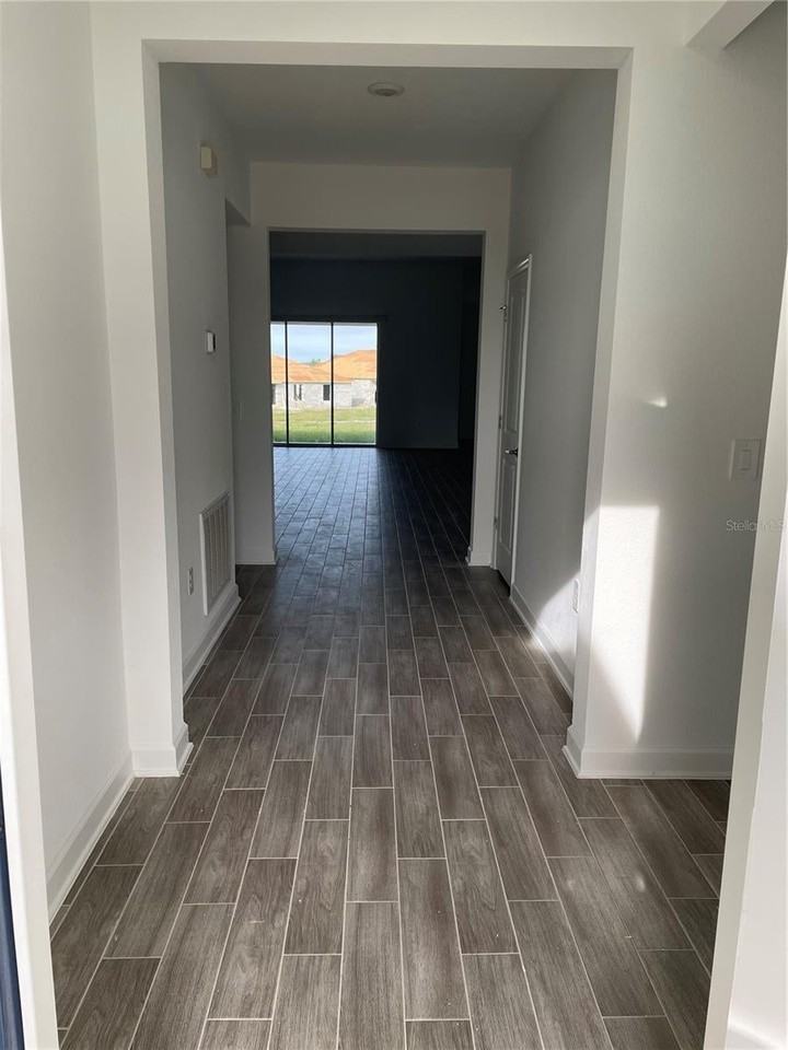 7152 Dilly Lake Ave - Photo 3 of 40