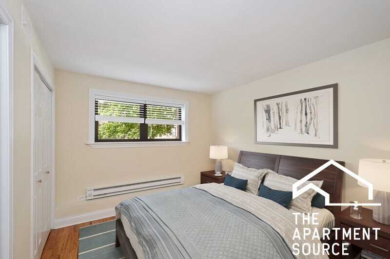 445 W Arlington Pl #505 - Photo 2 of 5