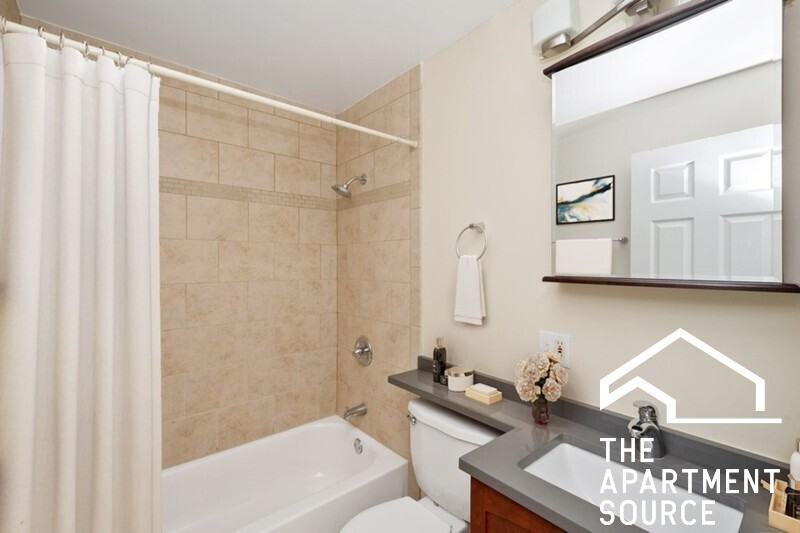 445 W Arlington Pl #505 - Photo 5 of 5