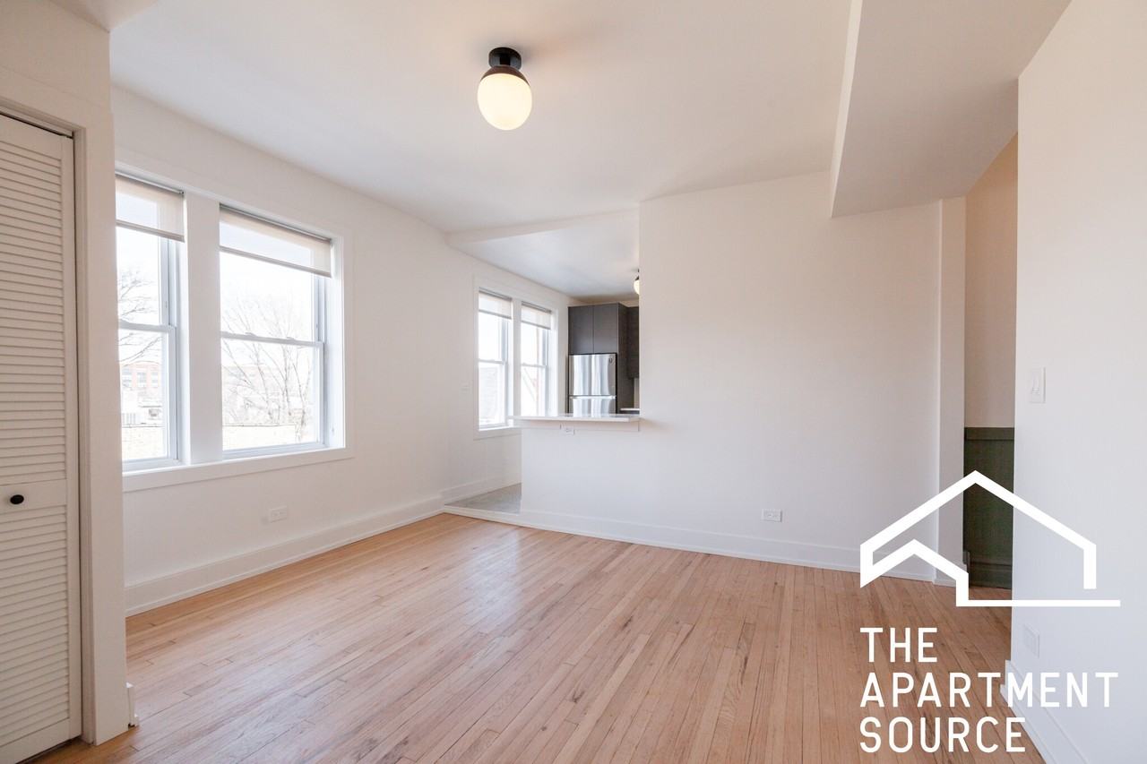 2313 N Albany Ave #3