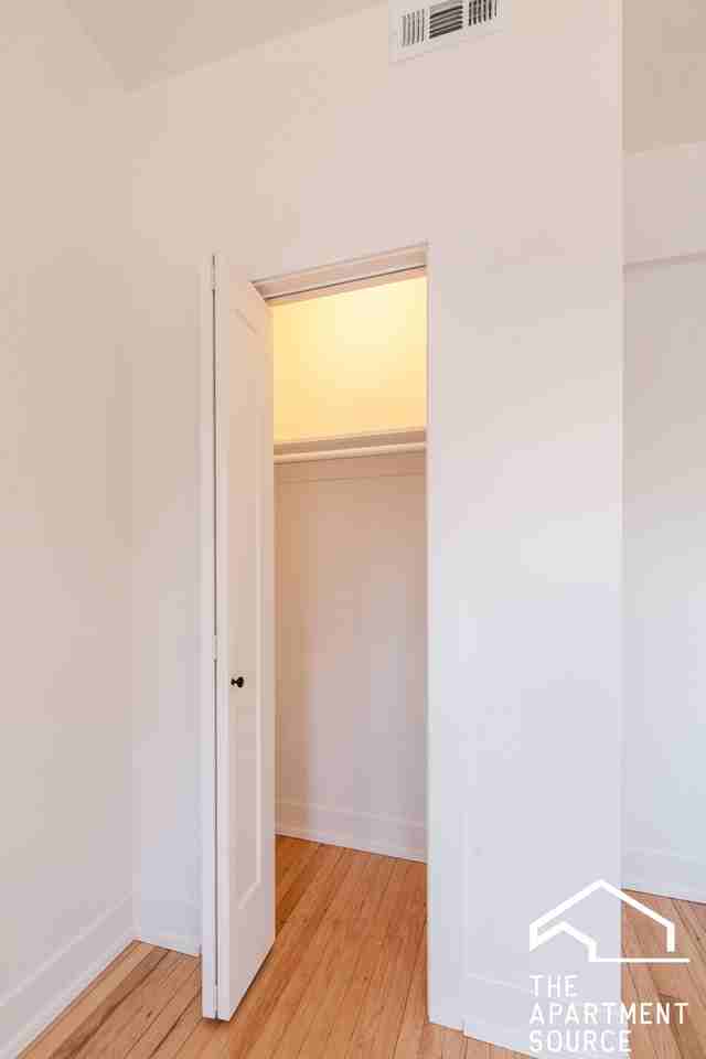 2313 N Albany Ave #3 - Photo 7 of 21