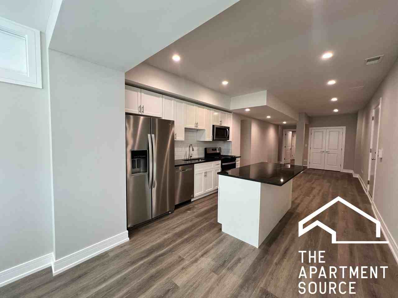 706 W Grace St #GDN - Photo 2 of 10