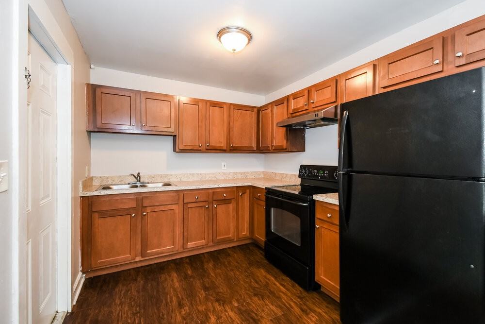 2448 Ellington Ave - Photo 5 of 16