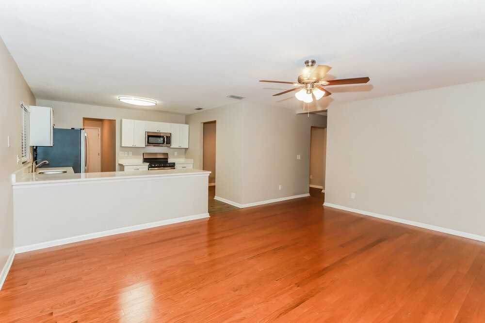 7815 Capwood Ave - Photo 4 of 16
