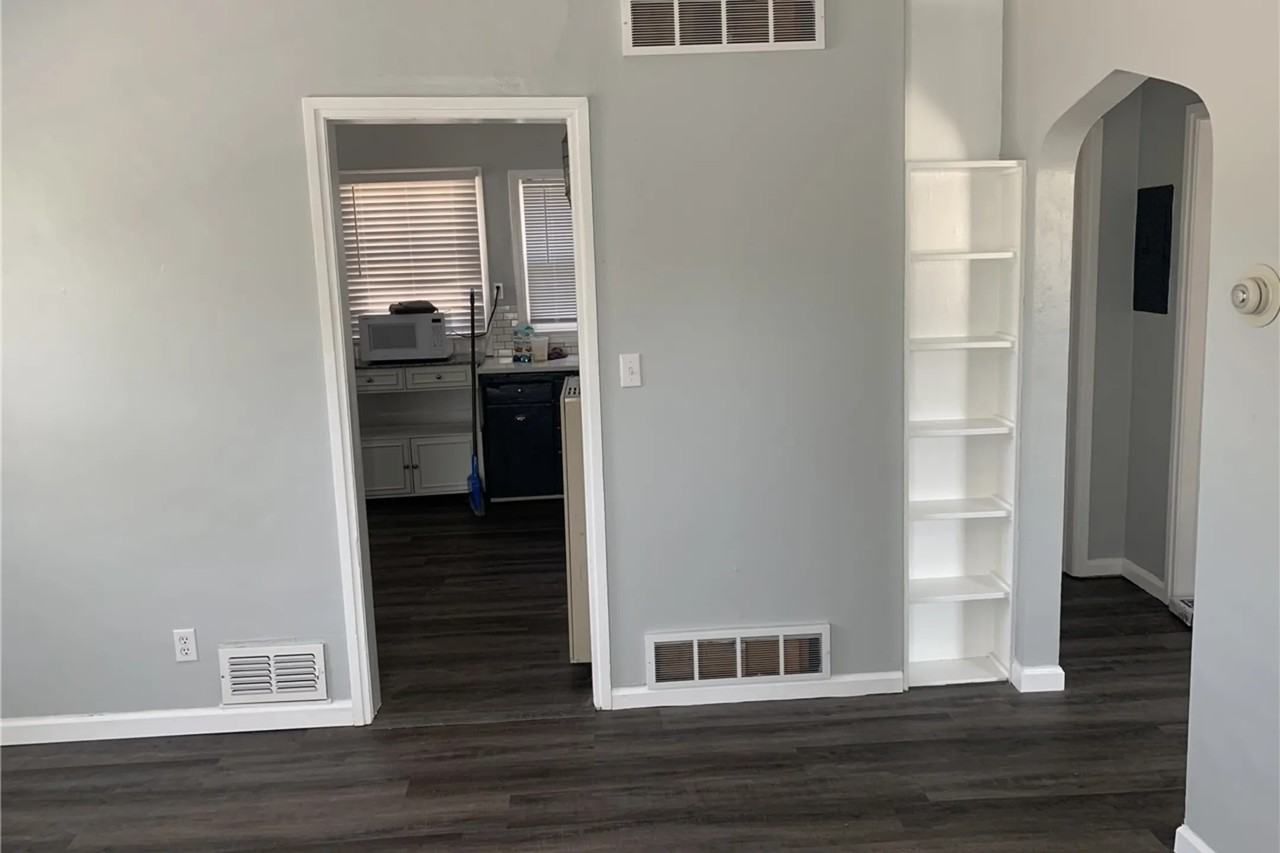 452 E 700 N - Photo 3 of 9