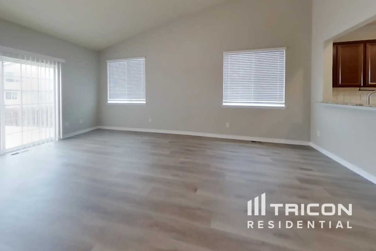 25951 E 3rd Pl Aurora CO - Photo 3 of 15