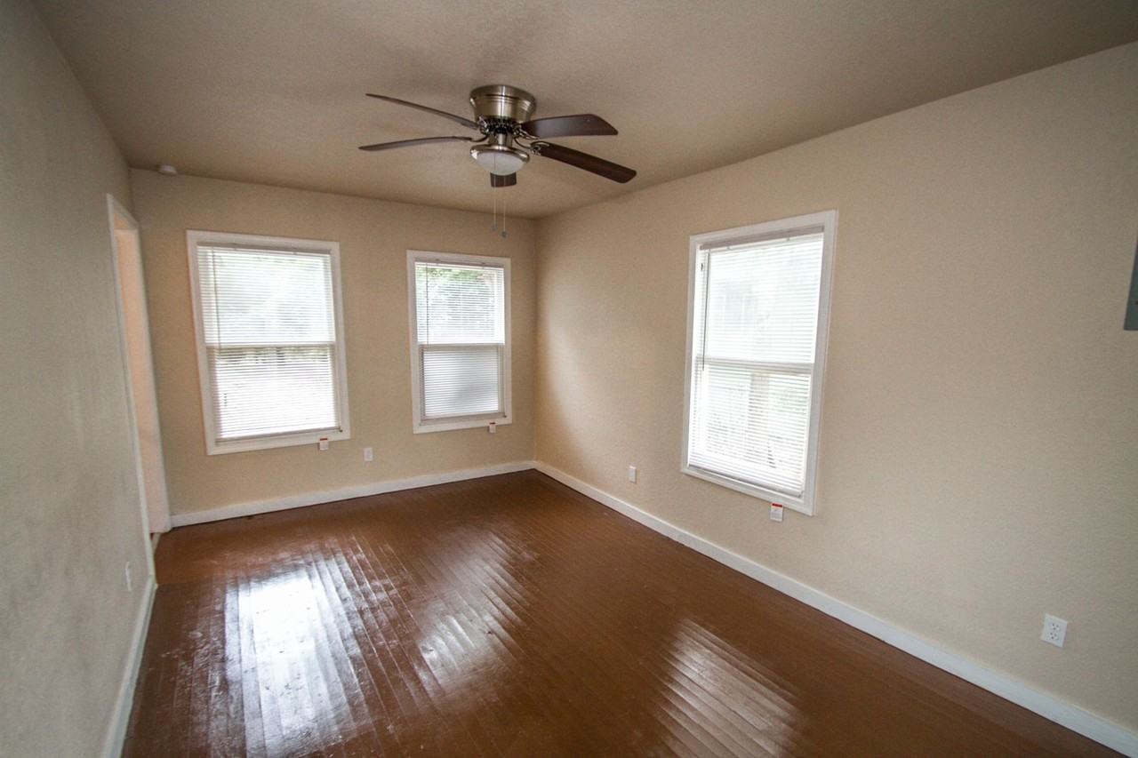 930 Poinsettia - Photo 3 of 19