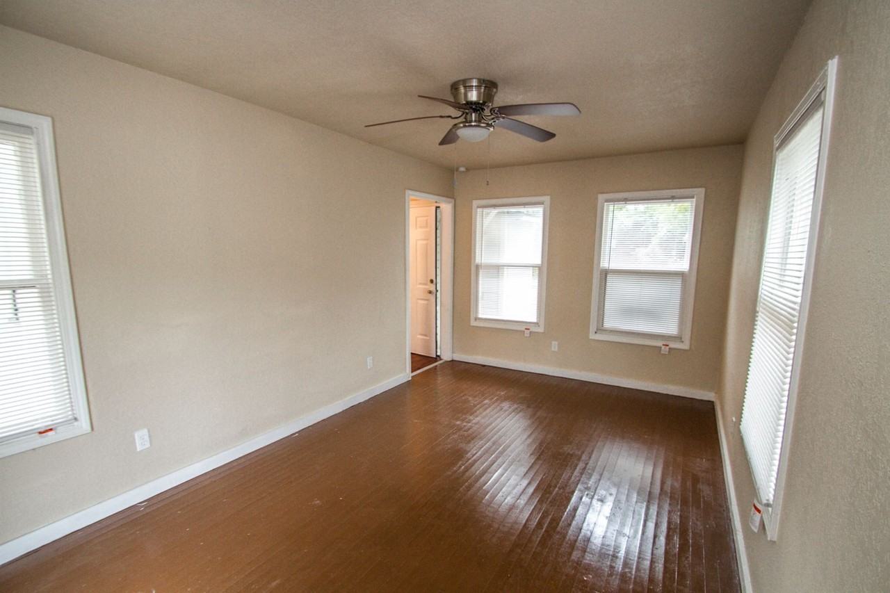 930 Poinsettia - Photo 4 of 19