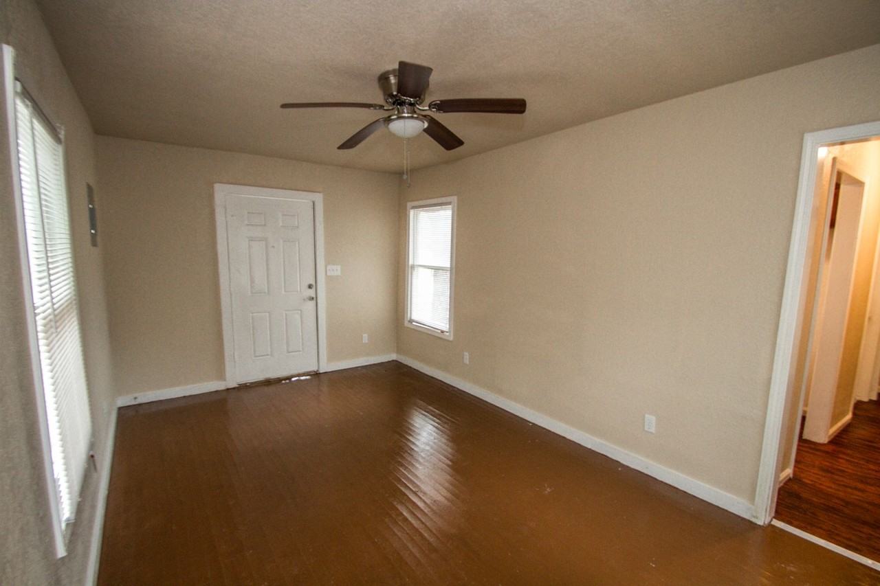 930 Poinsettia - Photo 5 of 19
