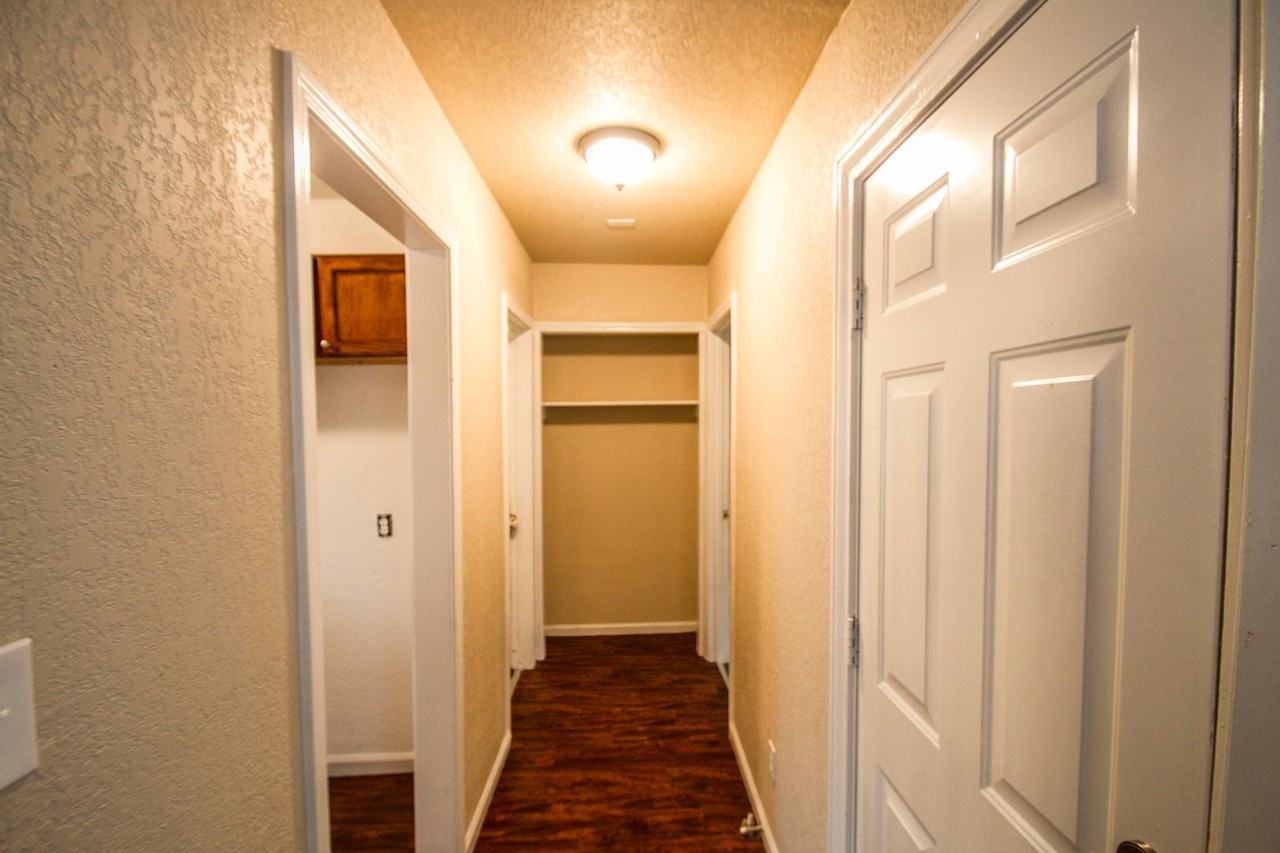 930 Poinsettia - Photo 7 of 19
