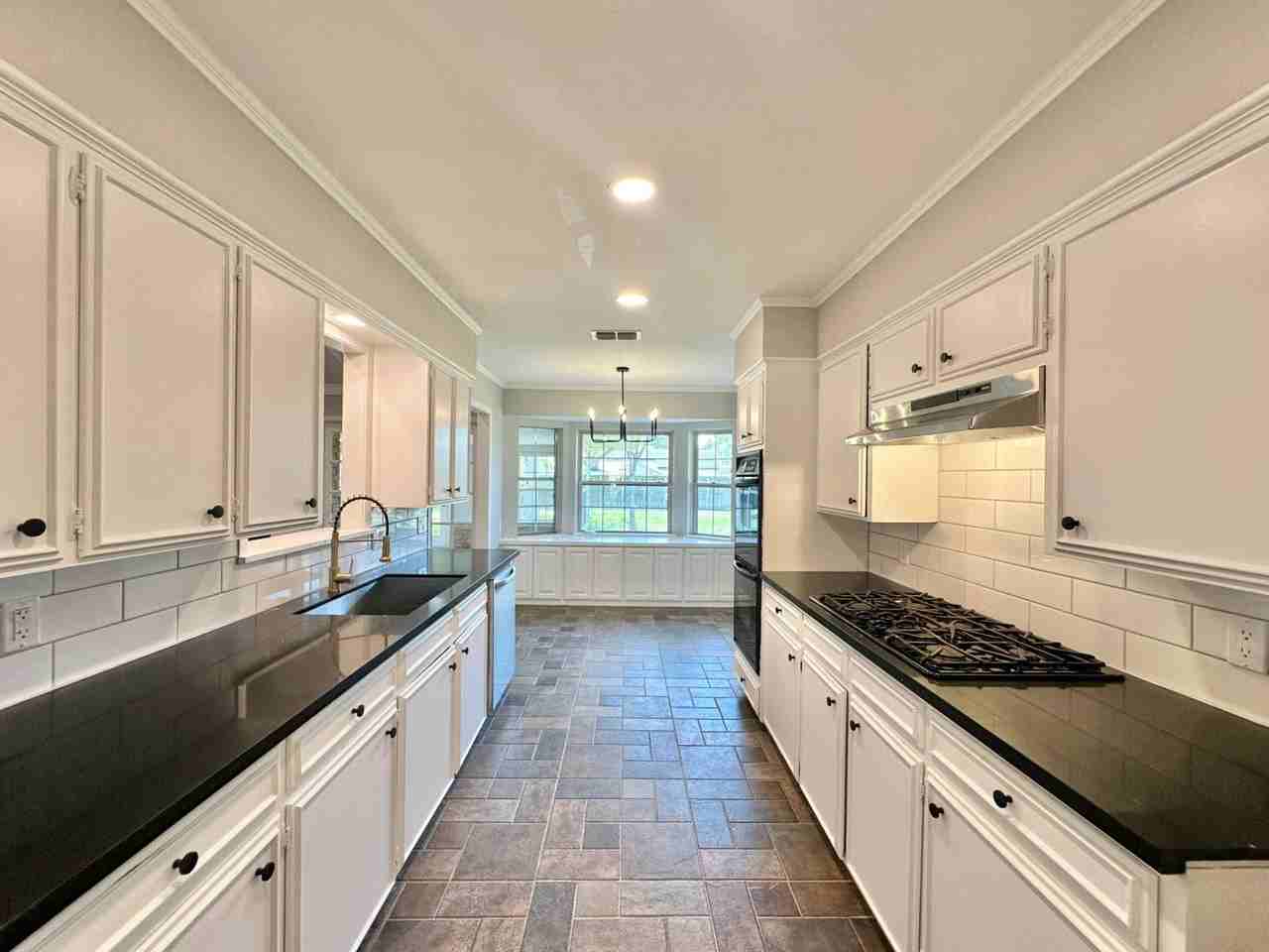 6101 Wilshire Dr - Photo 7 of 33