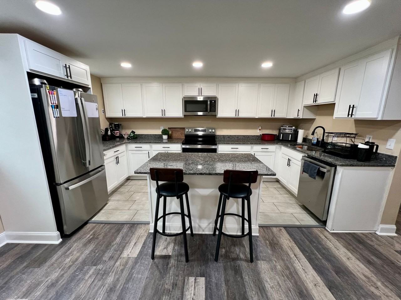 2369 Bond Ave - Photo 2 of 41