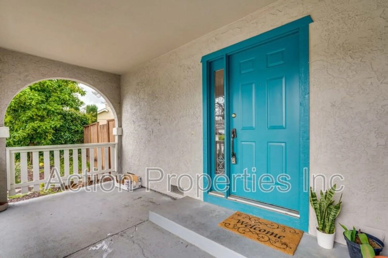 3151 Corby Dr - Photo 3 of 43