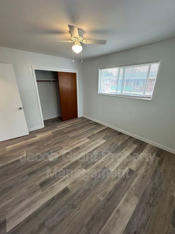2208 Saint Clair Rd - Photo 7 of 10