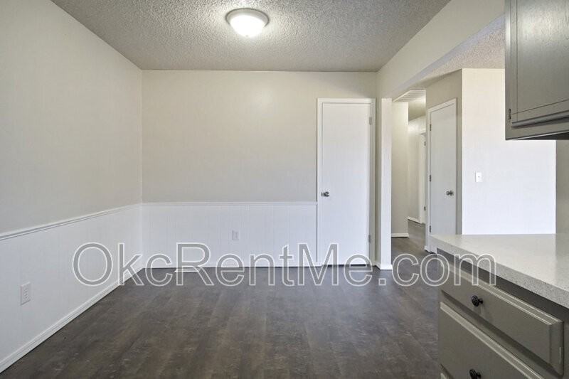 7010 Woodlake Dr - Photo 6 of 23