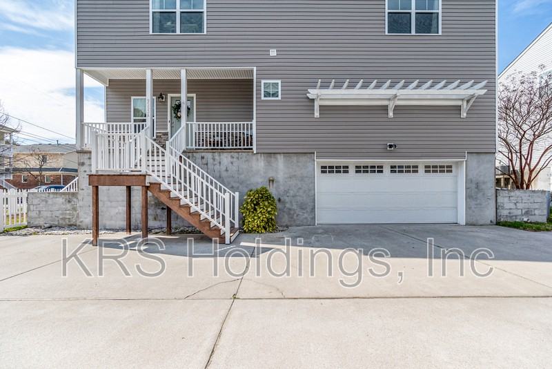 9553 14th Bay St - Photo 3 of 50