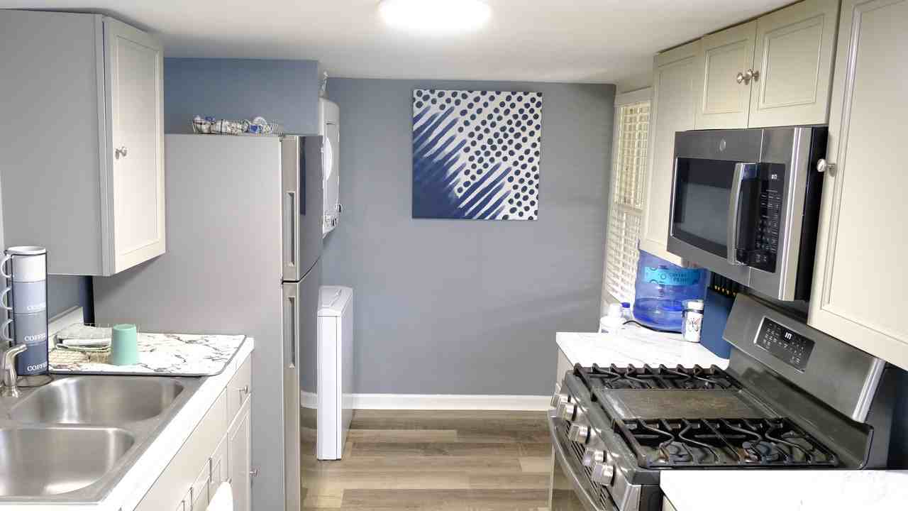 139 E Francis Ave #3 - Photo 2 of 10