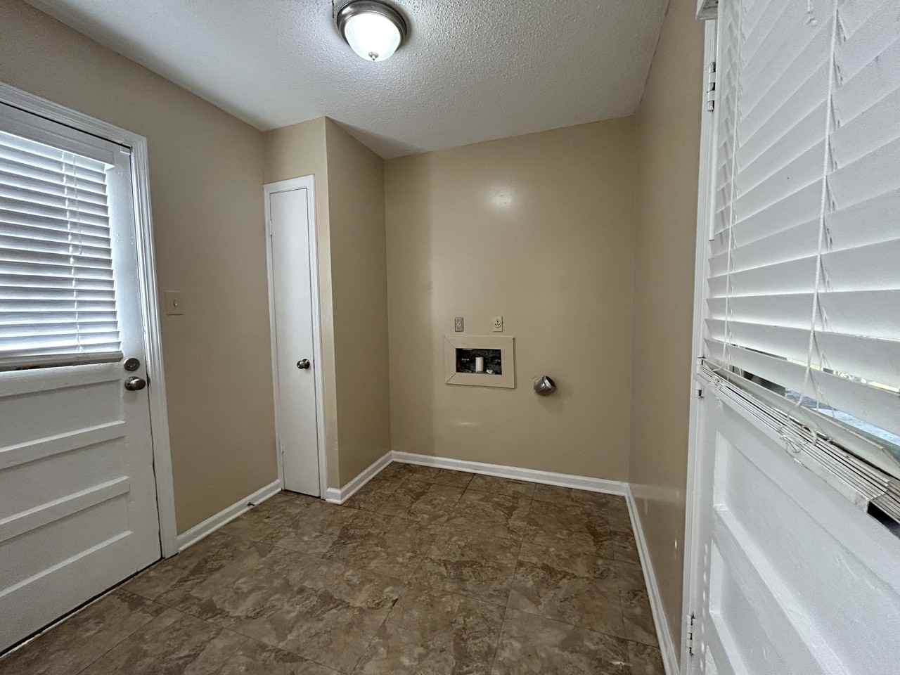 3201 Longacre Cv - Photo 5 of 17