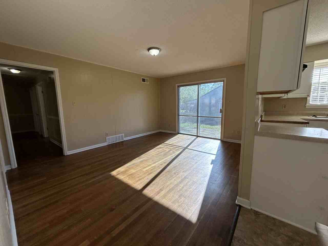 3201 Longacre Cv - Photo 6 of 17