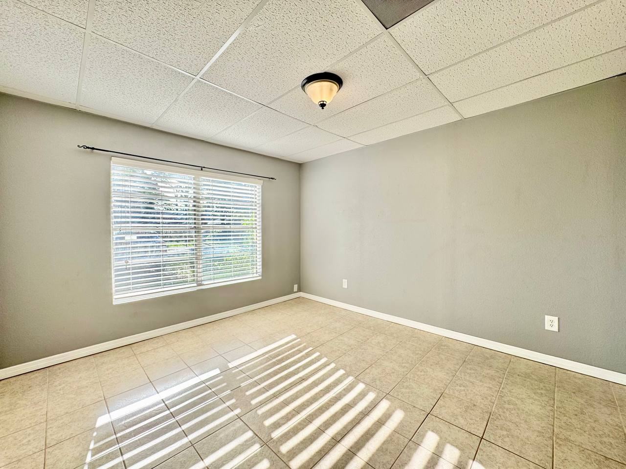 12708 Woodleigh Ave - Photo 5 of 29