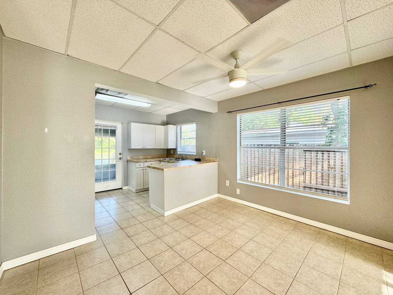 12708 Woodleigh Ave - Photo 6 of 29