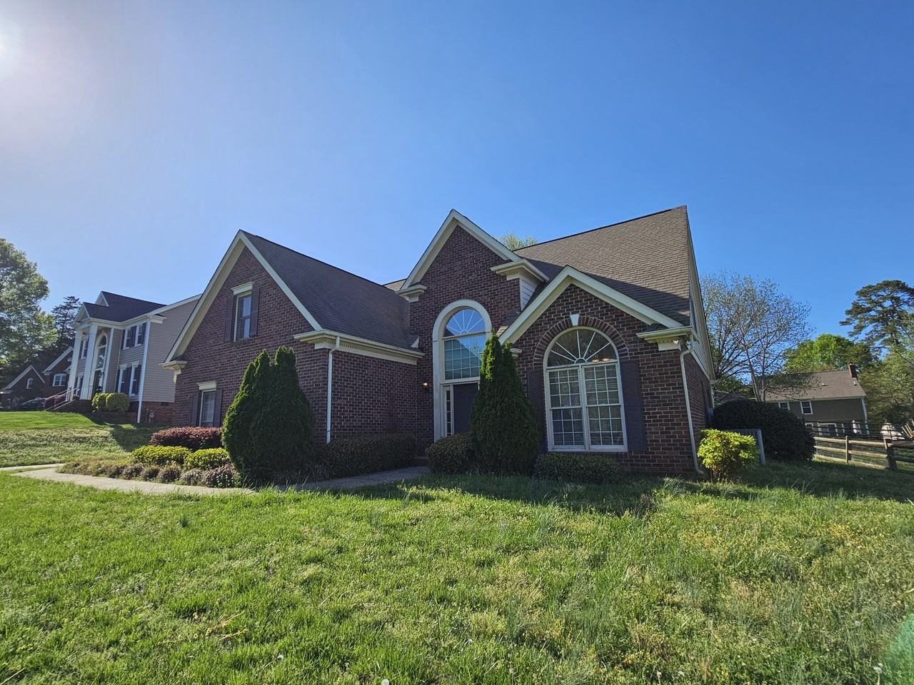 151 Woodfern Pl - Photo 3 of 45