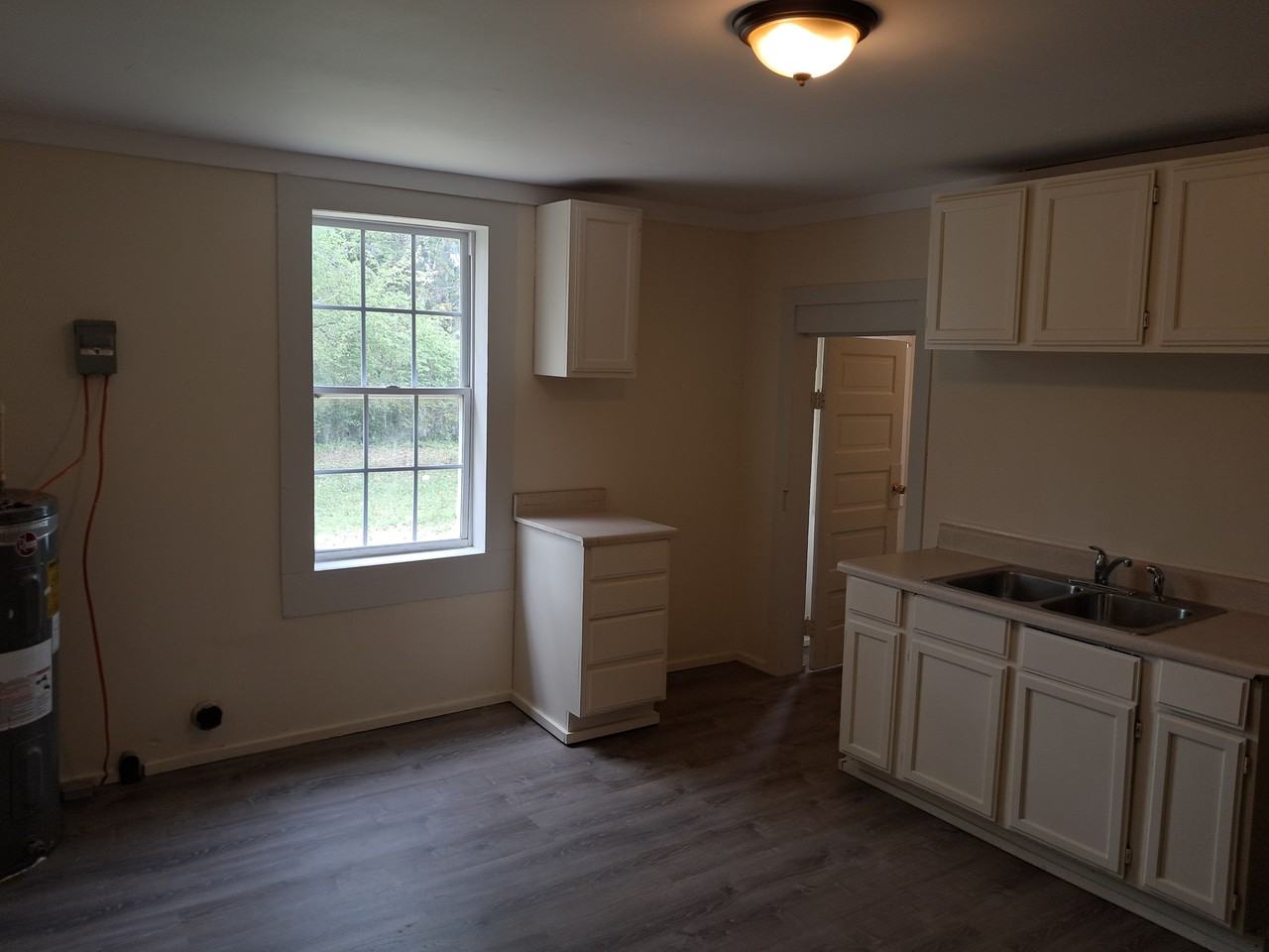 1202 Juniper St - Photo 7 of 15