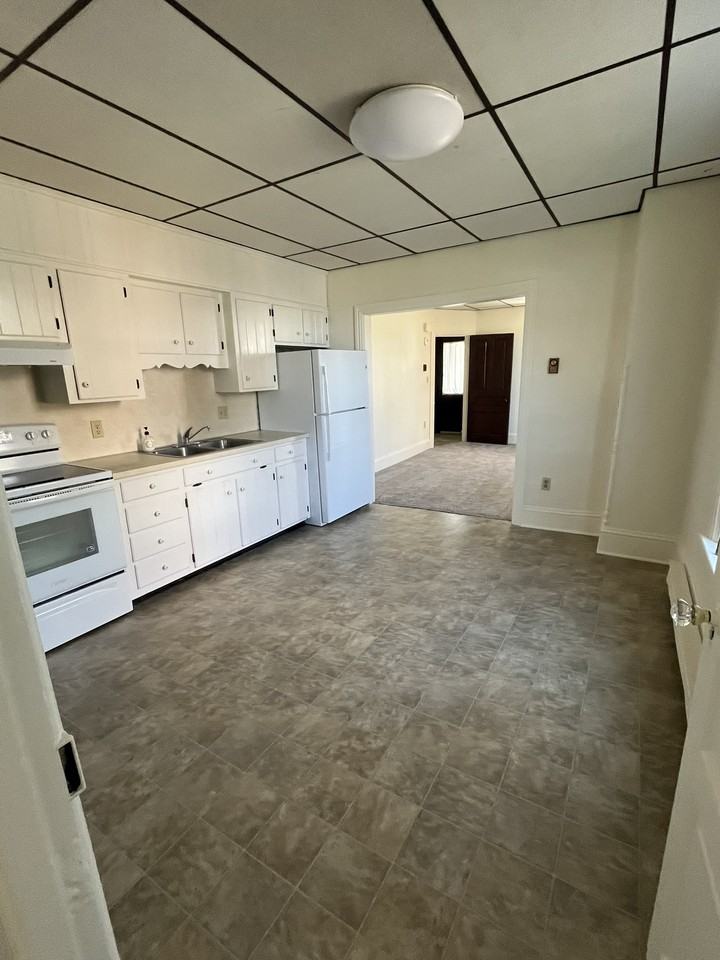 13 N Kinzer Rd - Photo 3 of 8