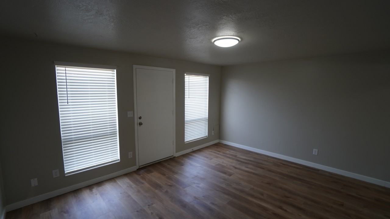 1269 E Gordon Ave - Photo 3 of 18