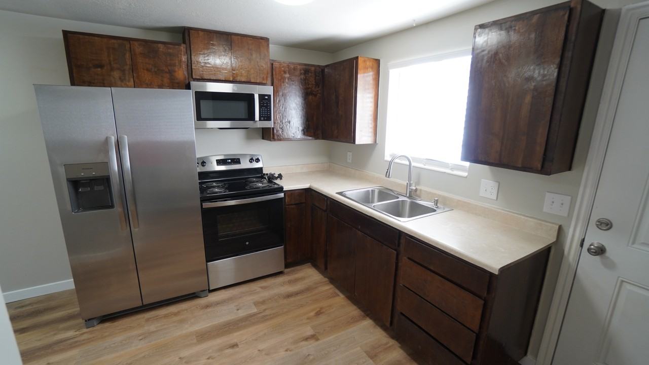 1269 E Gordon Ave - Photo 7 of 18