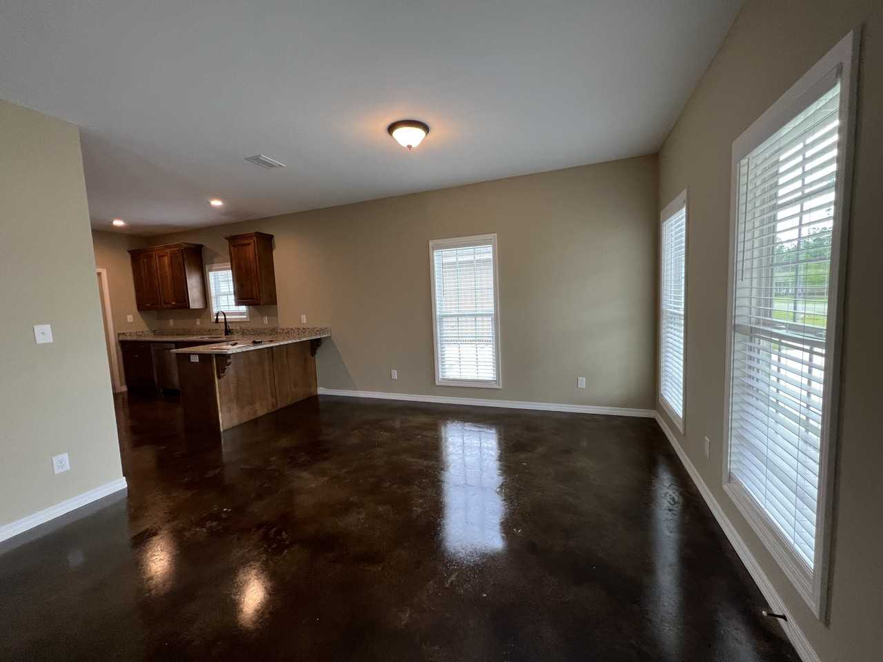 33121A Stables Dr - Photo 3 of 18