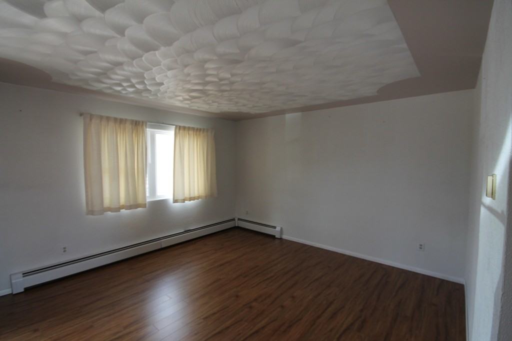 901 Meadow Lane Ave - Photo 2 of 13