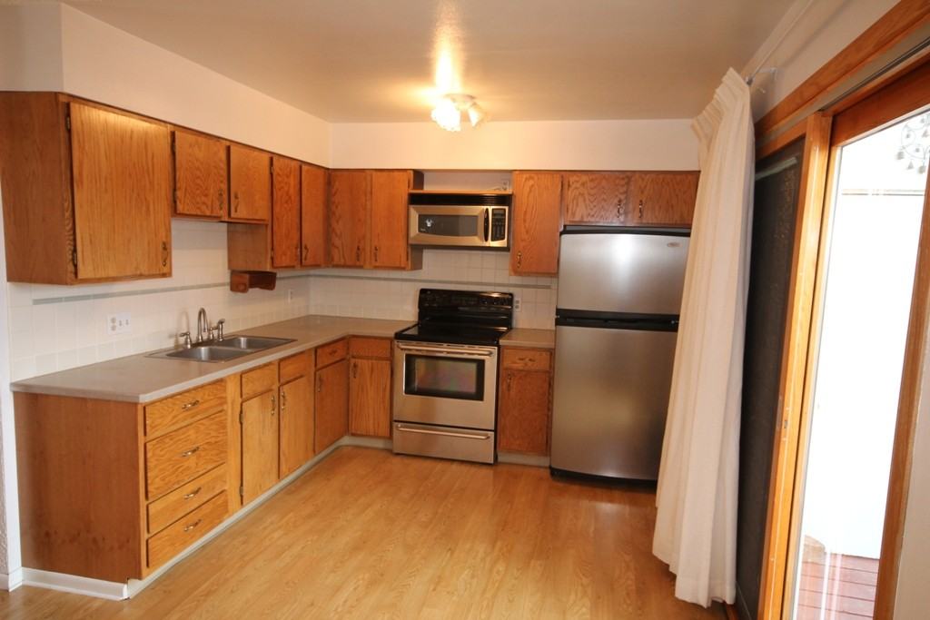 901 Meadow Lane Ave - Photo 3 of 13