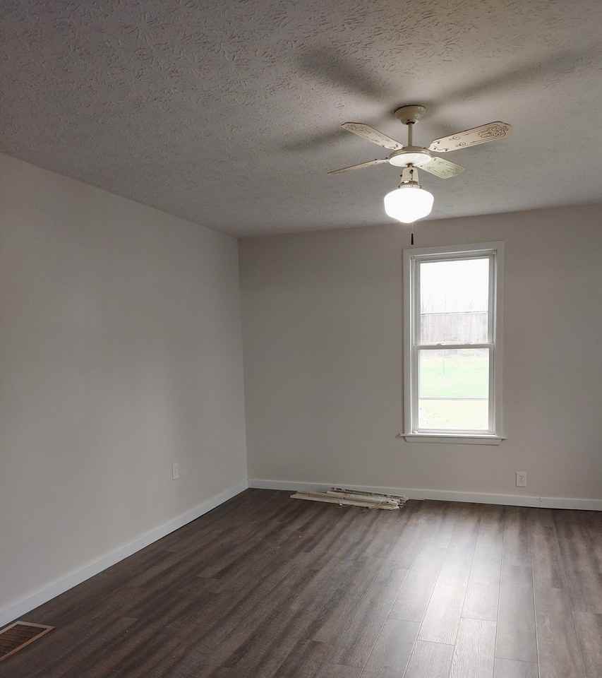 6786 Garrett Hwy - Photo 2 of 12