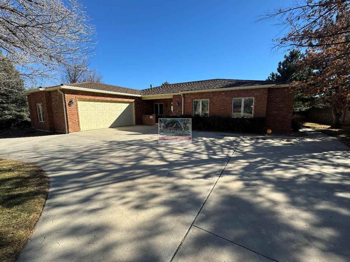 225 Spring Grove Way - Photo 2 of 16