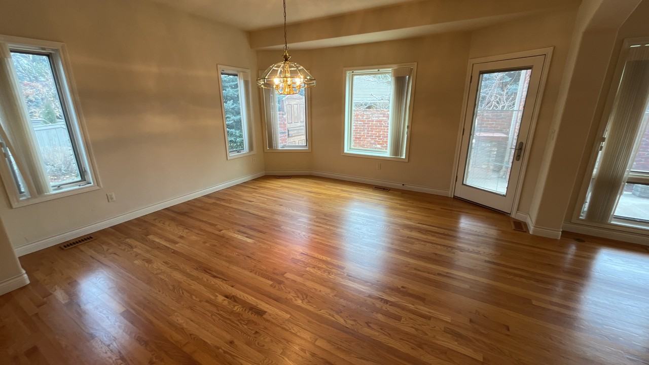 225 Spring Grove Way - Photo 6 of 16