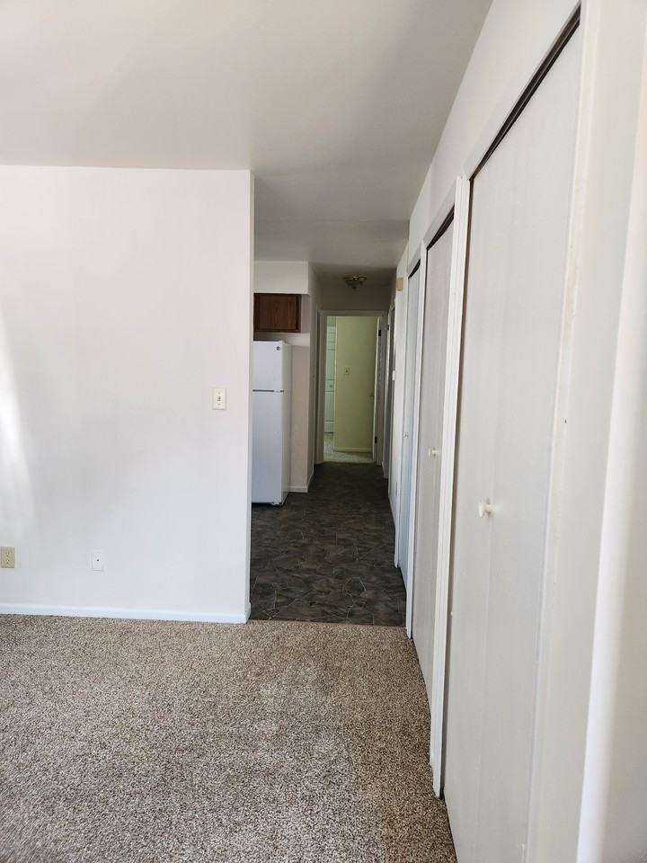 926-932 Hampton Ct - Photo 3 of 9