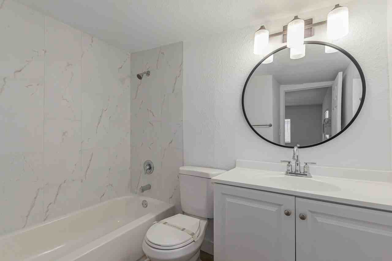 5035 N 23Rd Ave - Photo 3 of 4