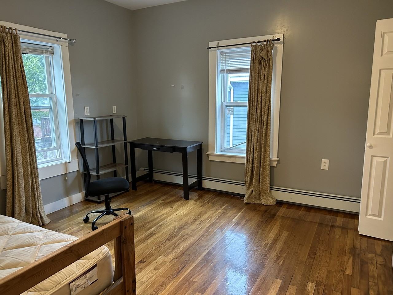 21 Weston St - Photo 3 of 10