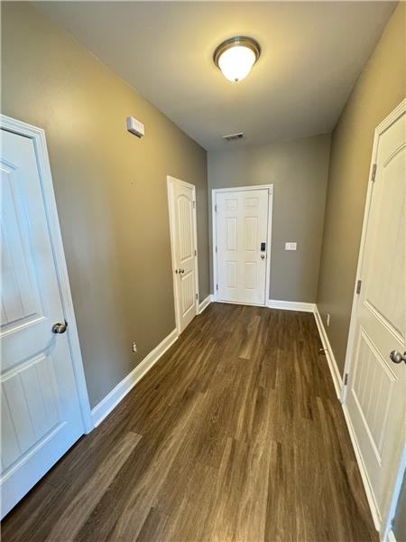 110 Regis Way - Photo 2 of 19
