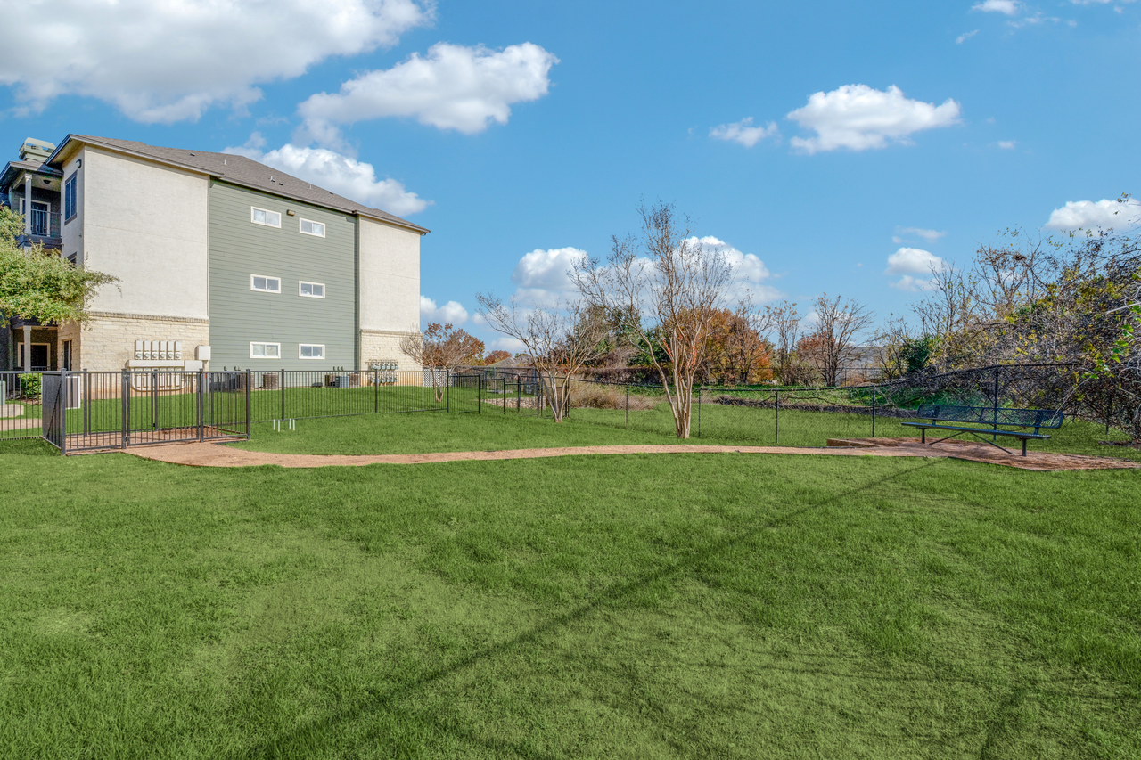 Stetson Apartments - Photo 7 of 26