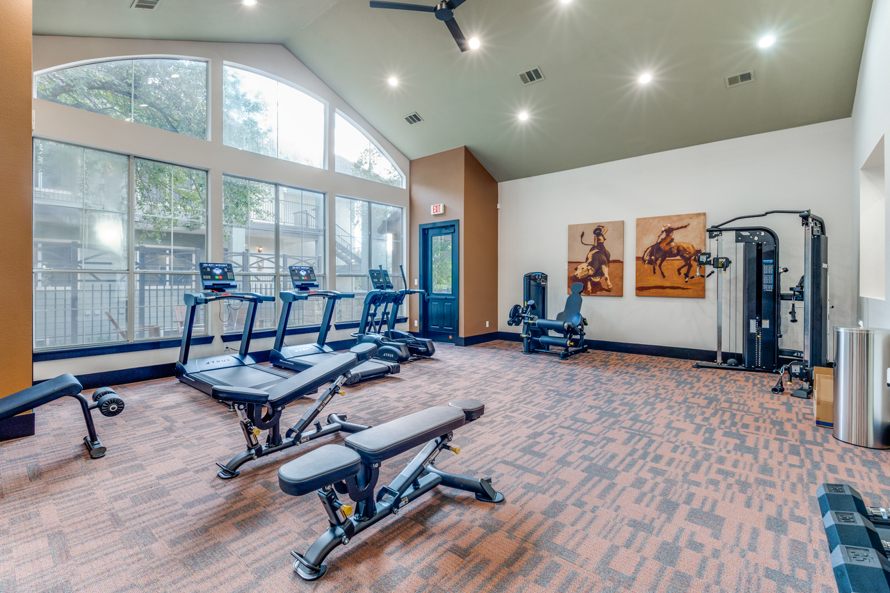 Stetson Apartments - Photo 4 of 24