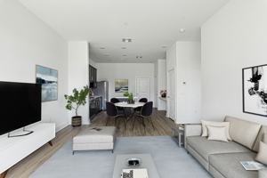 featured image of 15 N Chenevert St