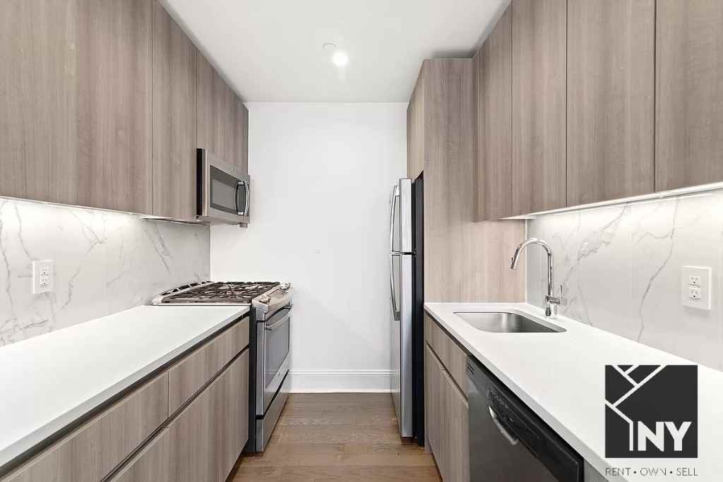 Park Row #21J - Photo 2 of 7