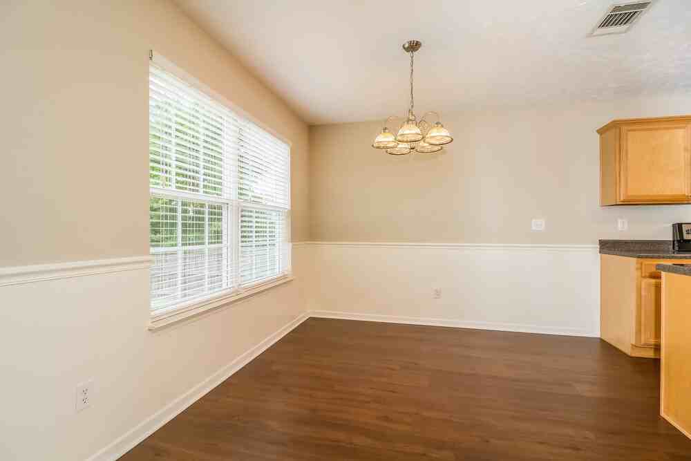 1878 Portway Rd - Photo 3 of 15
