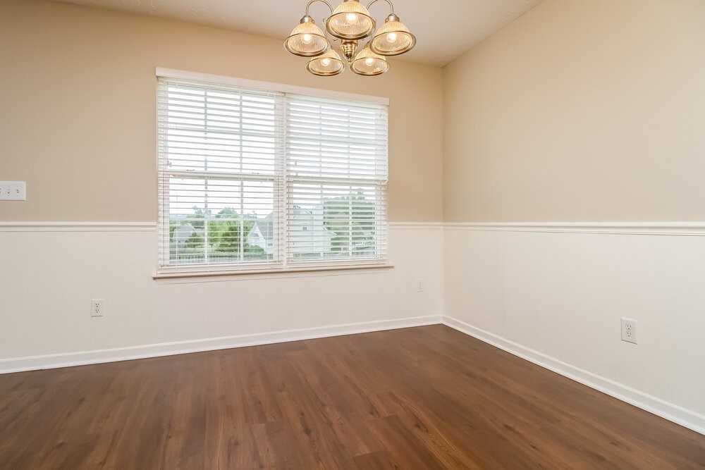 1878 Portway Rd - Photo 4 of 15
