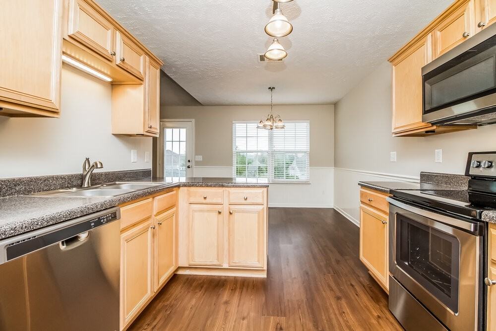 1878 Portway Rd - Photo 7 of 15
